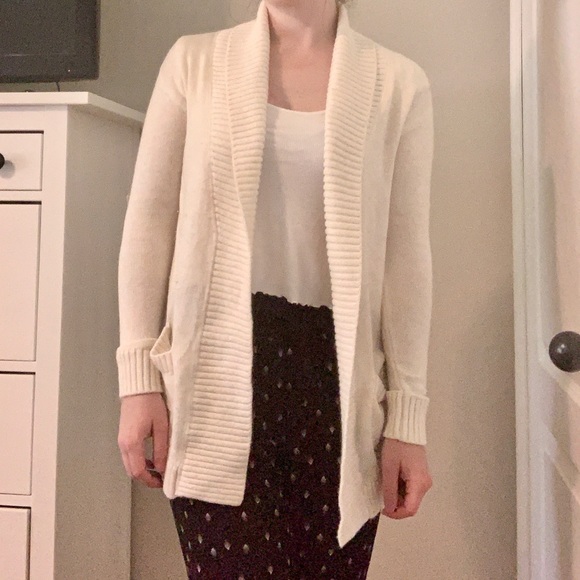 ☀️ 4/$25 Fuzzy Cardigan - Picture 5 of 5